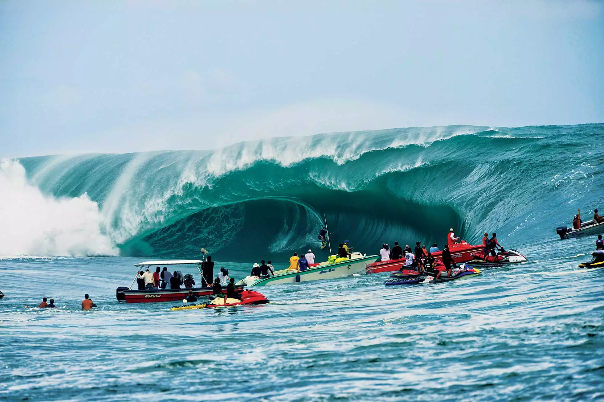Surfing Teahupoo