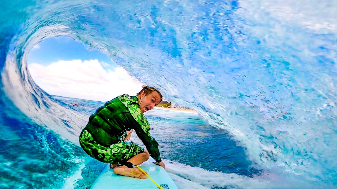 Surfing Banzai Pipeline